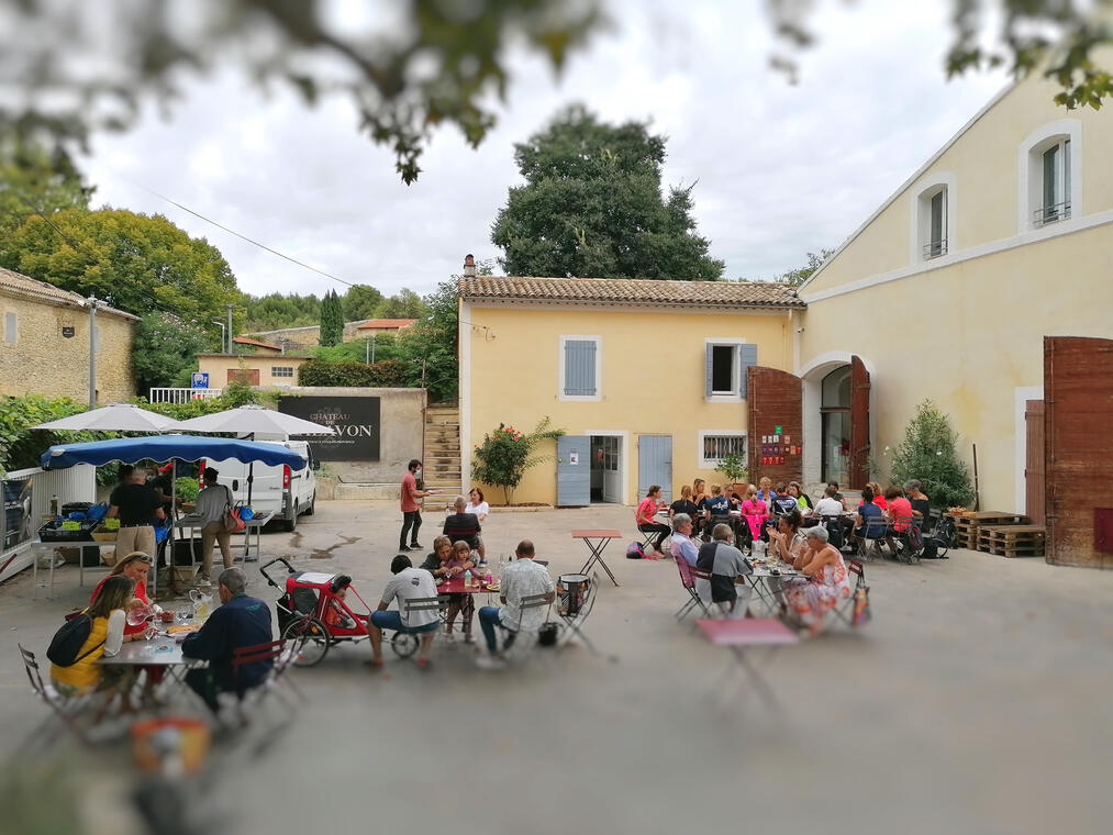 Vins et coquillages au Château de Calavon Lambesc Provence Alpes