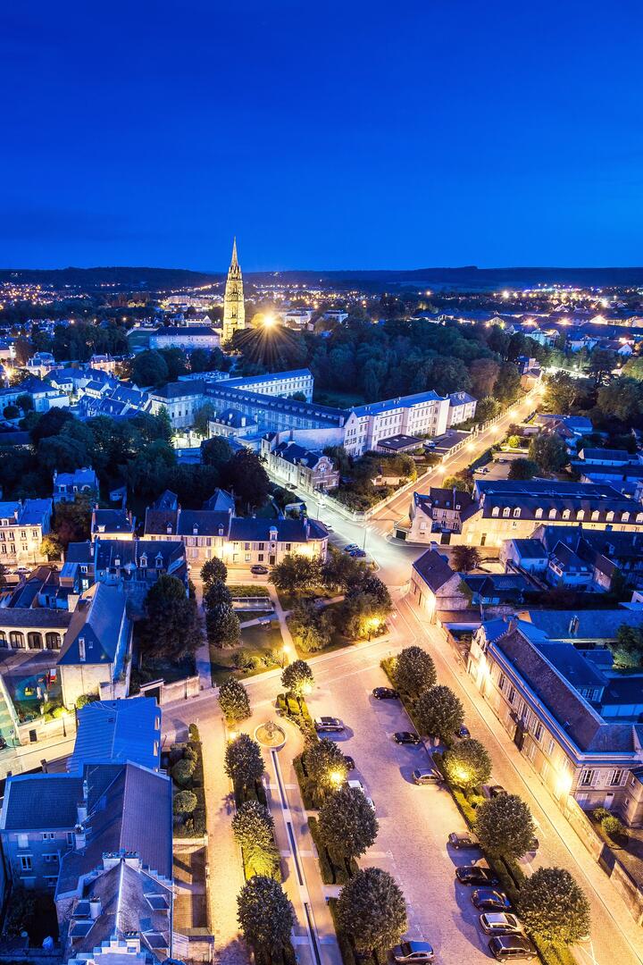 Soissons En Lumi Res Acc S Vip La Tour De La Cath Drale