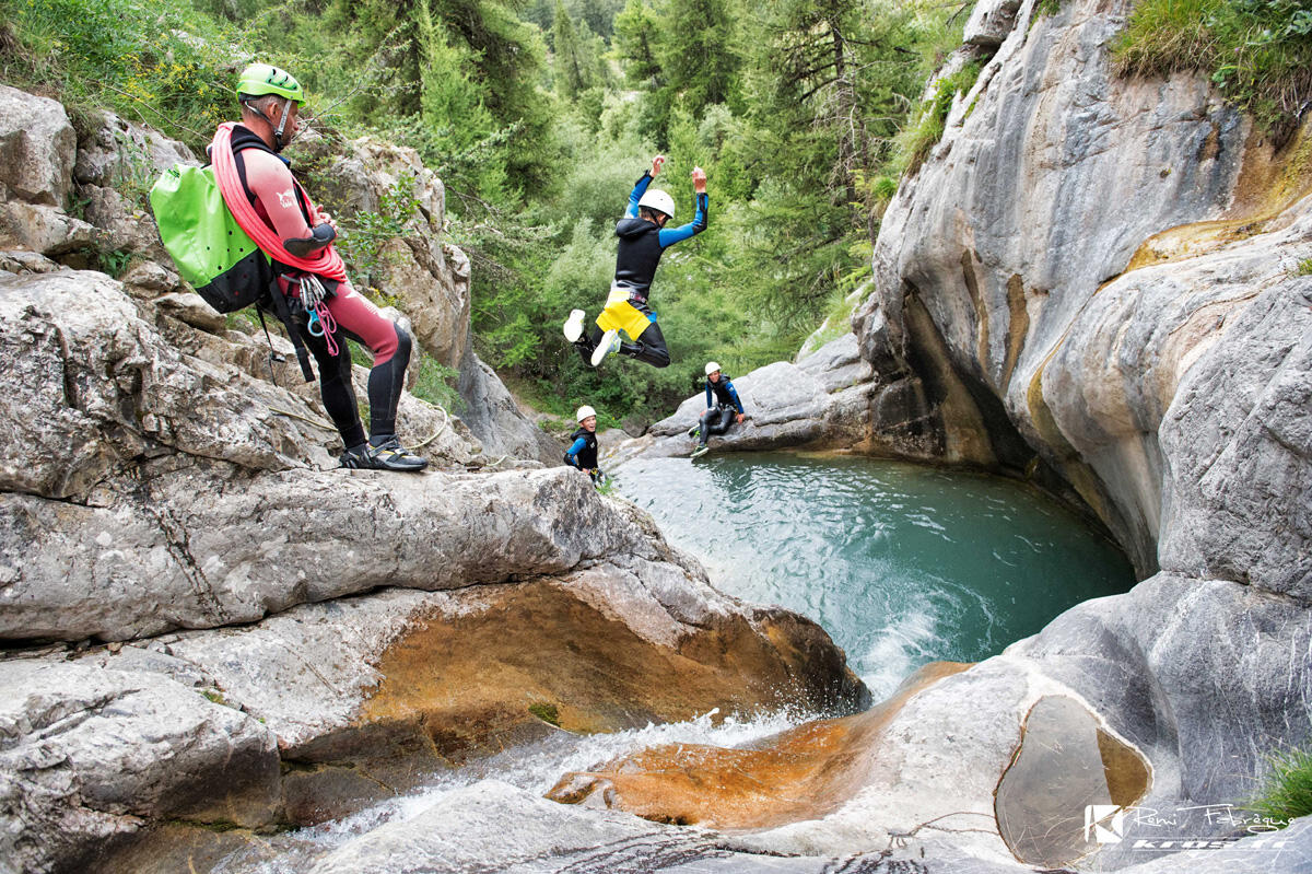 Canyoning Bureau Des Guides Champsaur Valgaudemar Ancelle