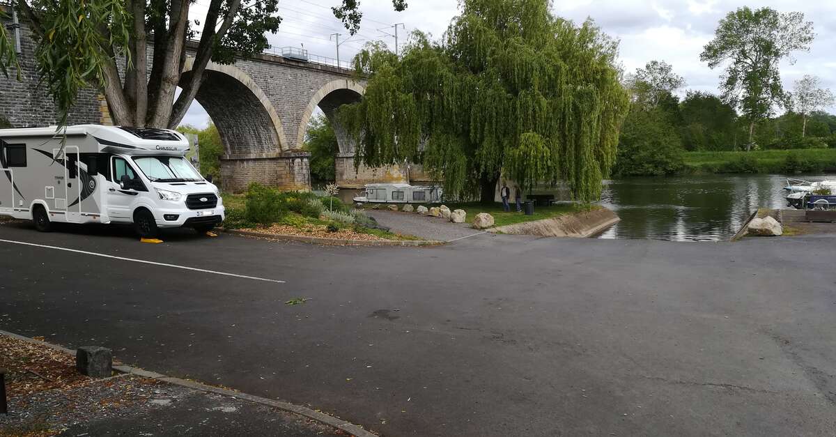 Aire De Camping Car Noyen Sur Sarthe Noyen Sur Sarthe Office De