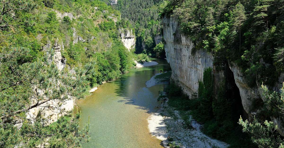 AU FIL DE LEAU LOT TARN ET JONTE Mende From Aubrac To The