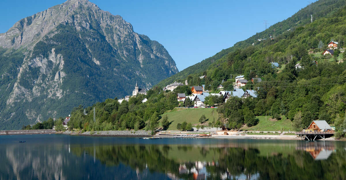 Plaine De LOisans Et Lac Du Verney Le Bourg DOisans Office De