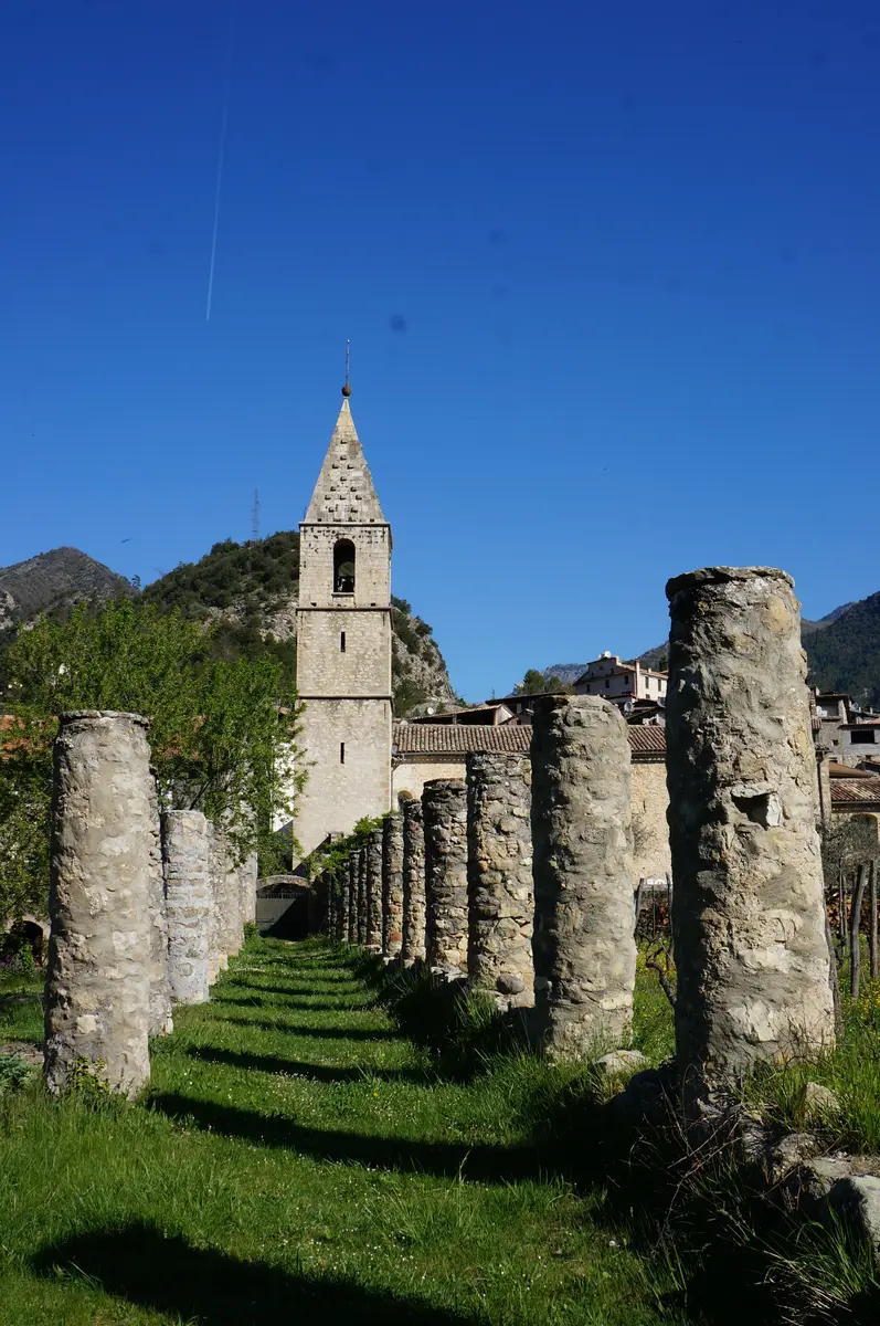 Eglise Saint JeanBaptiste (VillarssurVar) ProvenceAlpesCôte d