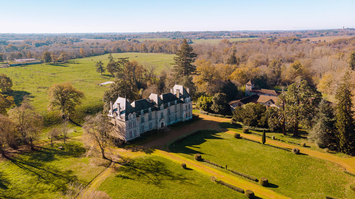 Distillation RAVIGNAN - photo drone du domaine ©Tourisme Landes.jpg