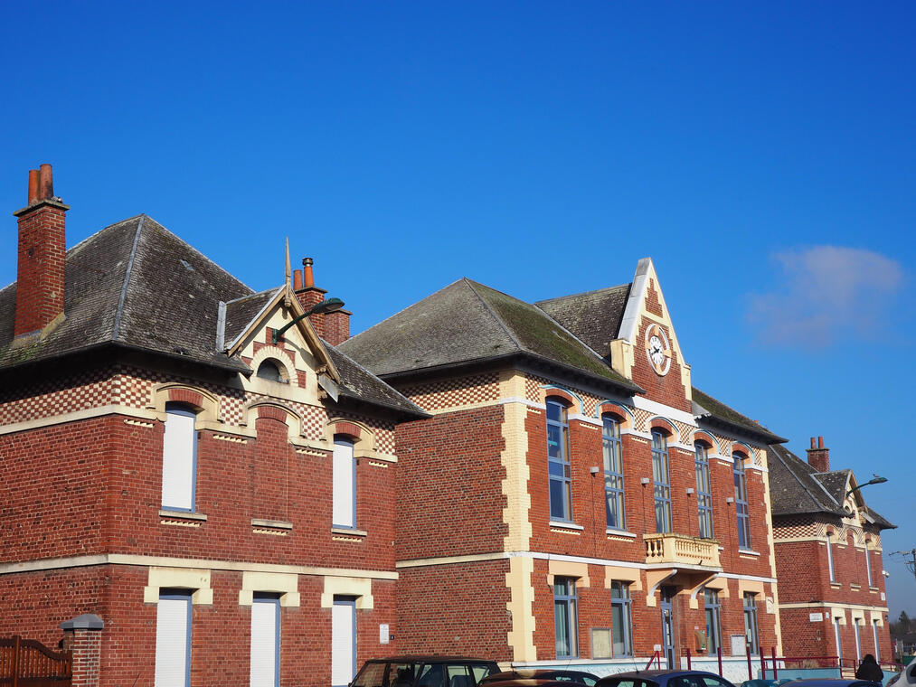 Mairie d'Arleux - Art déco - Douaisis - Nord- France.jpg