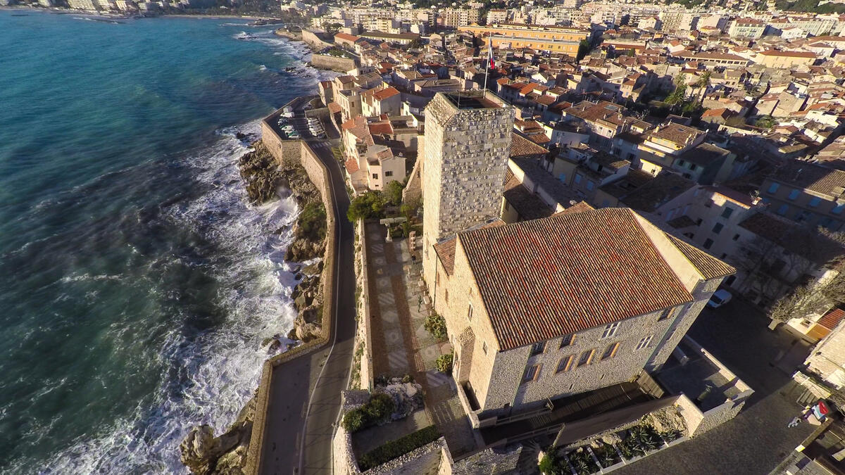 antibes vue du ciel©service-communication-ville-antibes.jpg