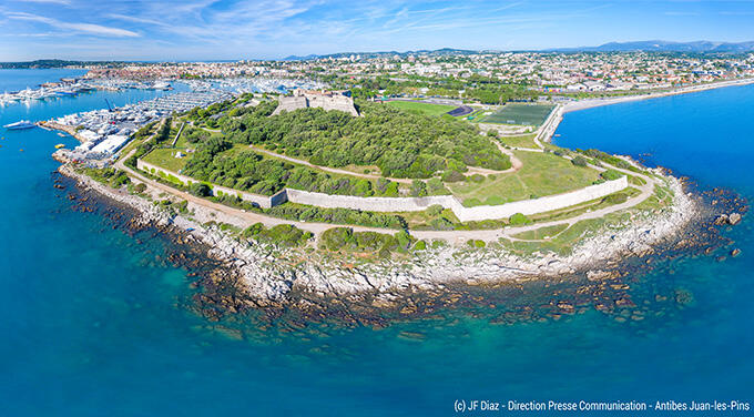 DJI_0416-Panorama-MerLittoral-bd©mairie d'antibes-JF Diaz.jpg