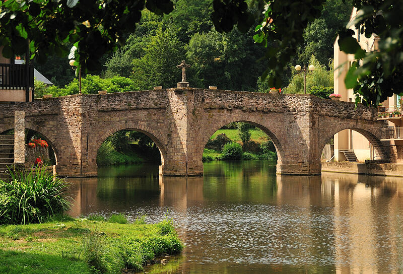 L'AVEYRON AU MONASTERE C.Méravilles.jpg