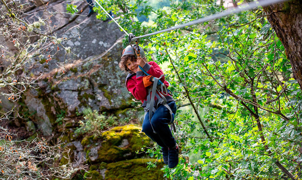 via-ferrata-lac-de-villefort©B.-Colomb---Lozere-Tourisme.jpg