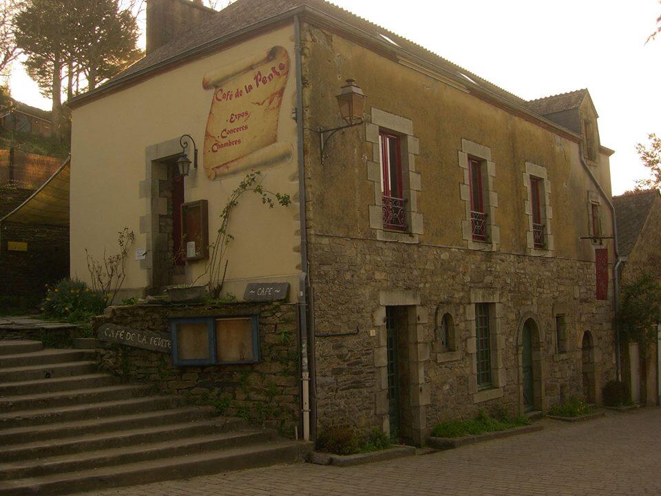 Le Café de la Pente - Rochefort.jpg