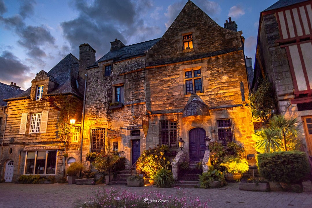 Rochefort-en-Terre - l'heure bleue ©Myriam Busson (1).jpg