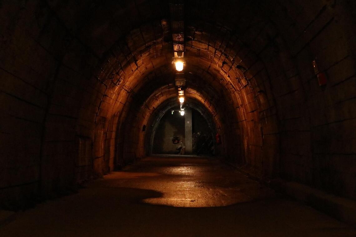corridor-5275765_1280