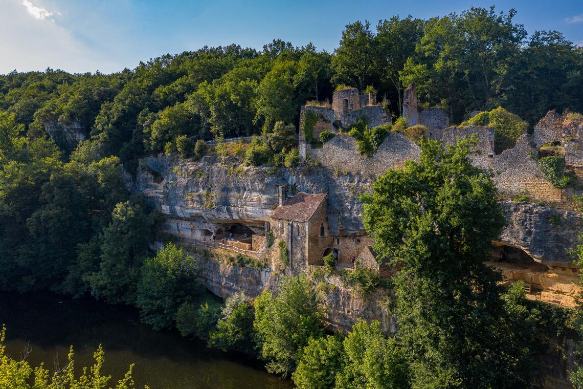 Village troglodytique de la Madeleine à Tursac@Déclic&Décolle