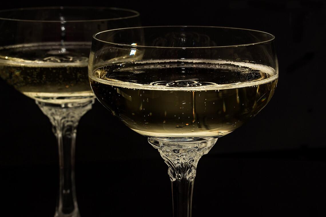 champagne-glasses-1940262_1280©Myriams Fotos de Pixabay