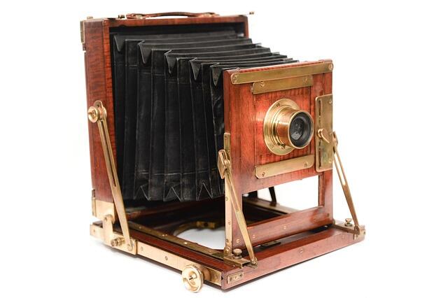 wooden-camera