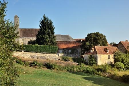 15MontagnacDAuberoche-village-01