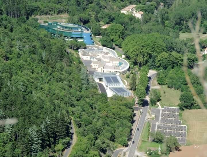 Les bains d'Avène vue de haut Christiane Fulcrand