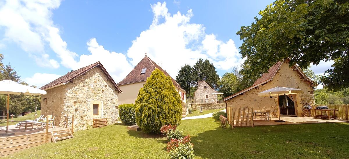 Domaine Le Martinet - gîtes au calme pour des adultes avec grande piscine