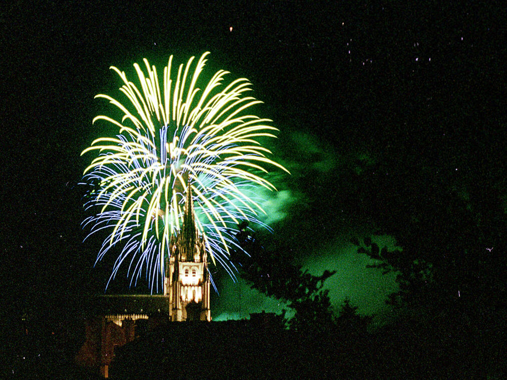 feu d'artifice mende cathedrale