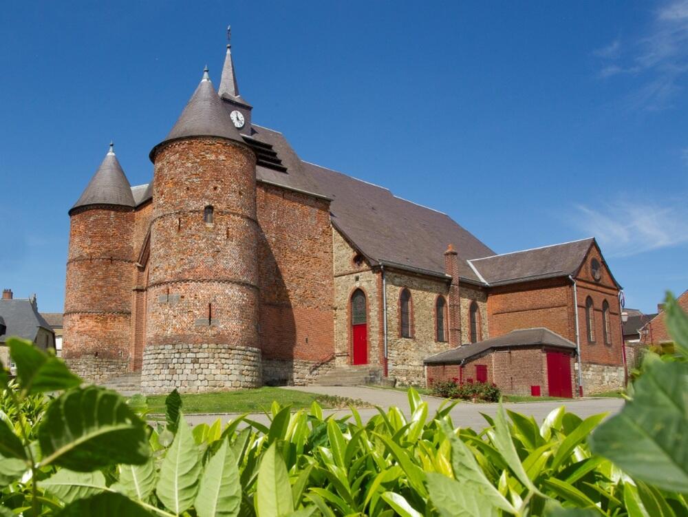 Eglise fortifiée de Wimy < Thiérache < Aisne < Picardie