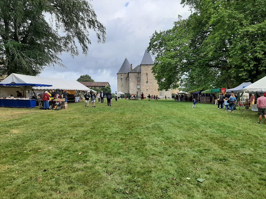 Marché de Producteurs Du Champ à l’Assiette au Château de Brie