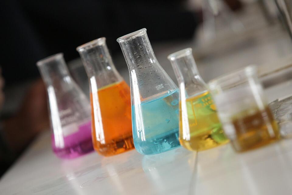 chemistry-3533039_960_720