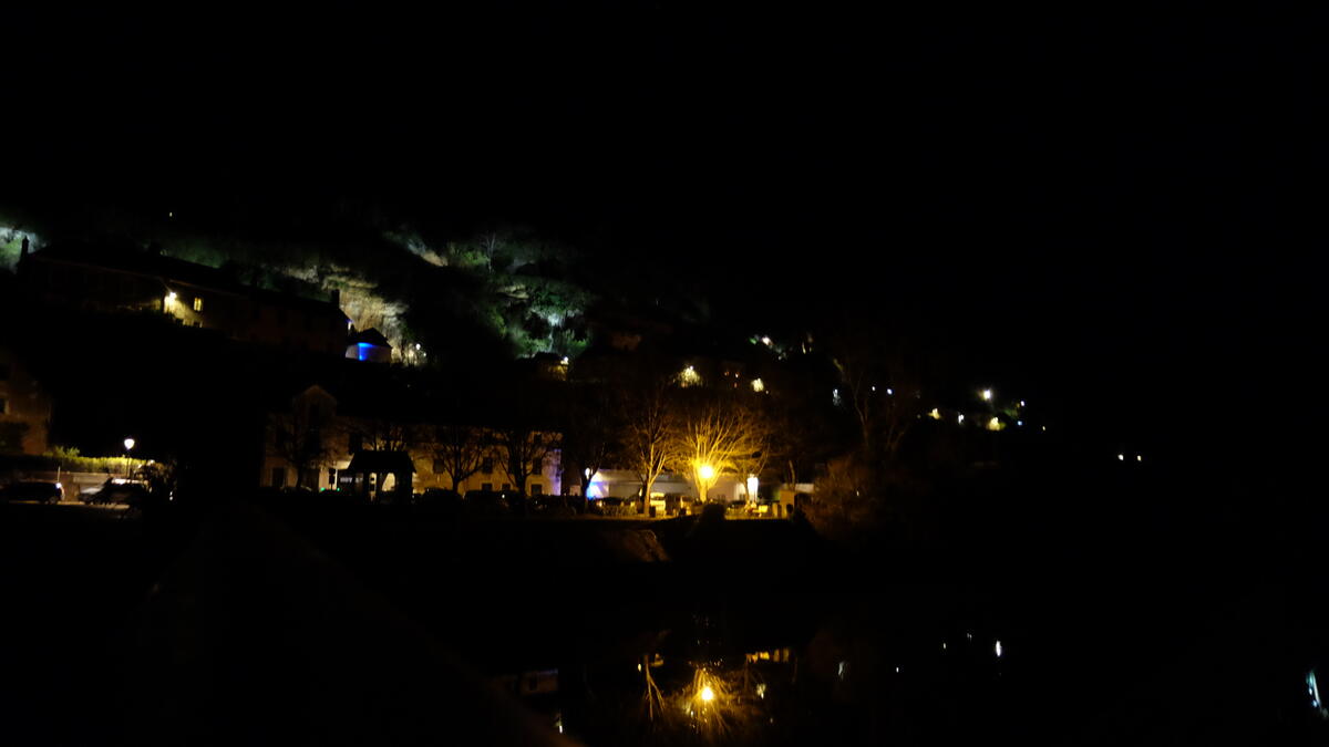 Trôo by night