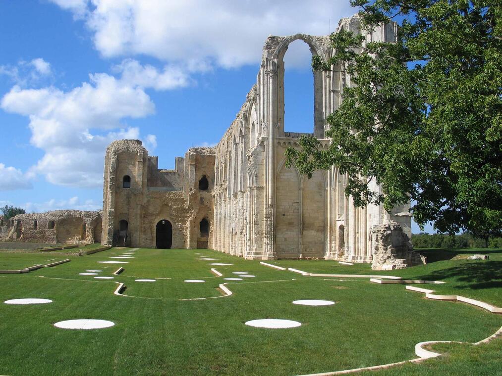 Cathédrale-abbaye-maillezais-85-pcu