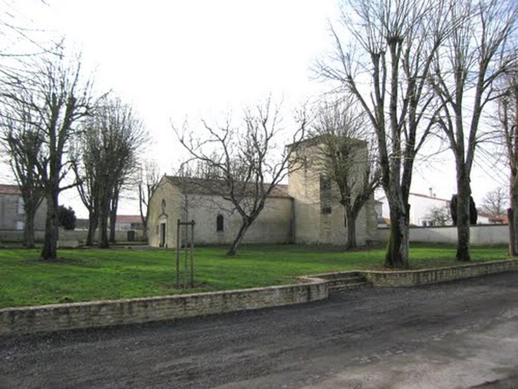 eglise-sainte-radegonde-des-noyers-85-pcu-1