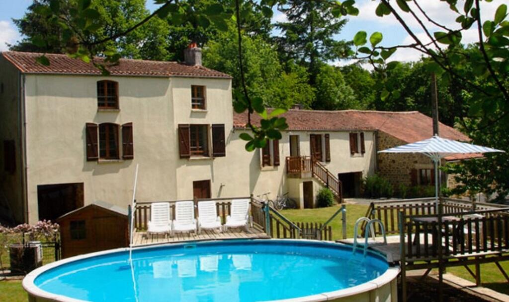 gite-de-groupe-le-moulin-peter-little-l-hermenault-85570-1