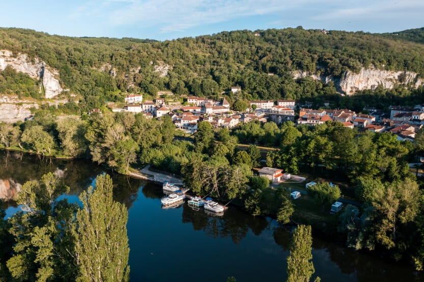 vers-lot-tourisme-c-novello-scaled-832x0