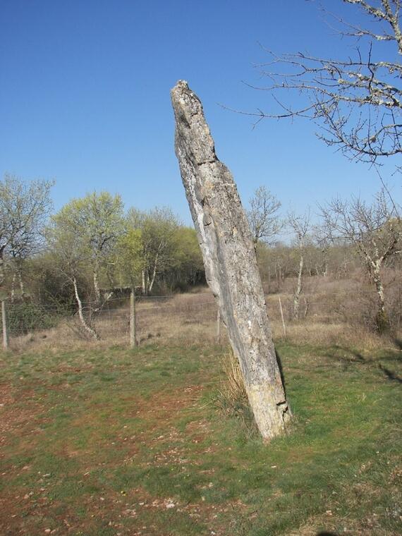 Livernon_54223_Menhir-de-Belinac