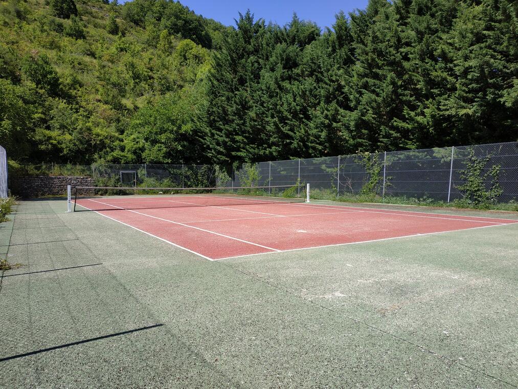 terrain de tennis la canourgue