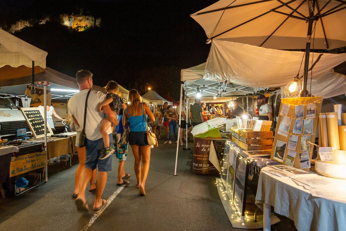 Marché nocturne de Sainte Enimie