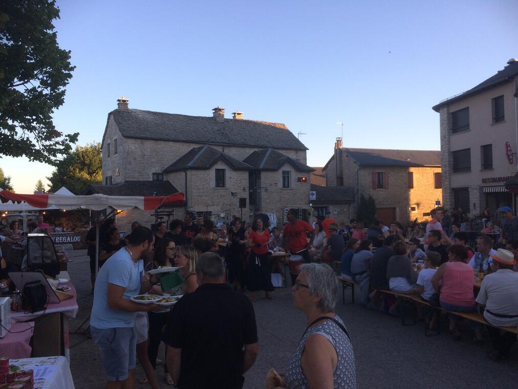 Marché nocturne du Massegros