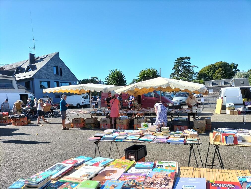 Marché aux livres d'occasion Jullouville