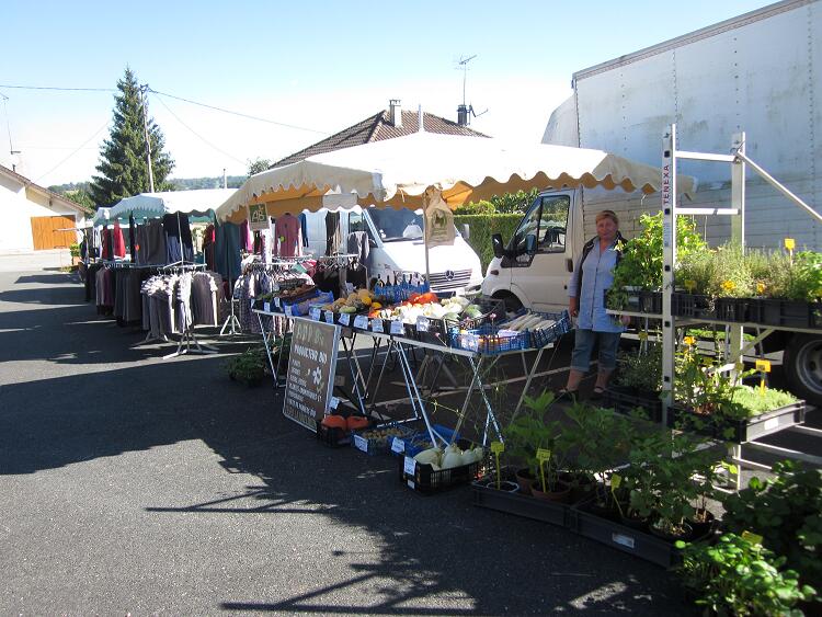 marché du mardi à Genouillac_1