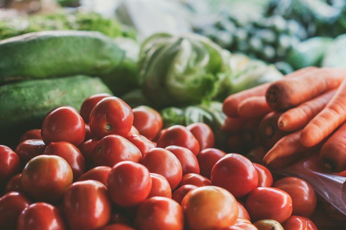 Marché du vendredi matin à Châtelus-Malvaleix_1