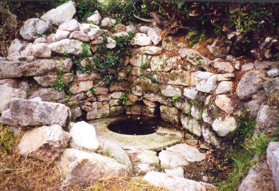 La Fontaine de Bazanges   dite la « Font de las Fa- das » (Fontaine des Fées)_1