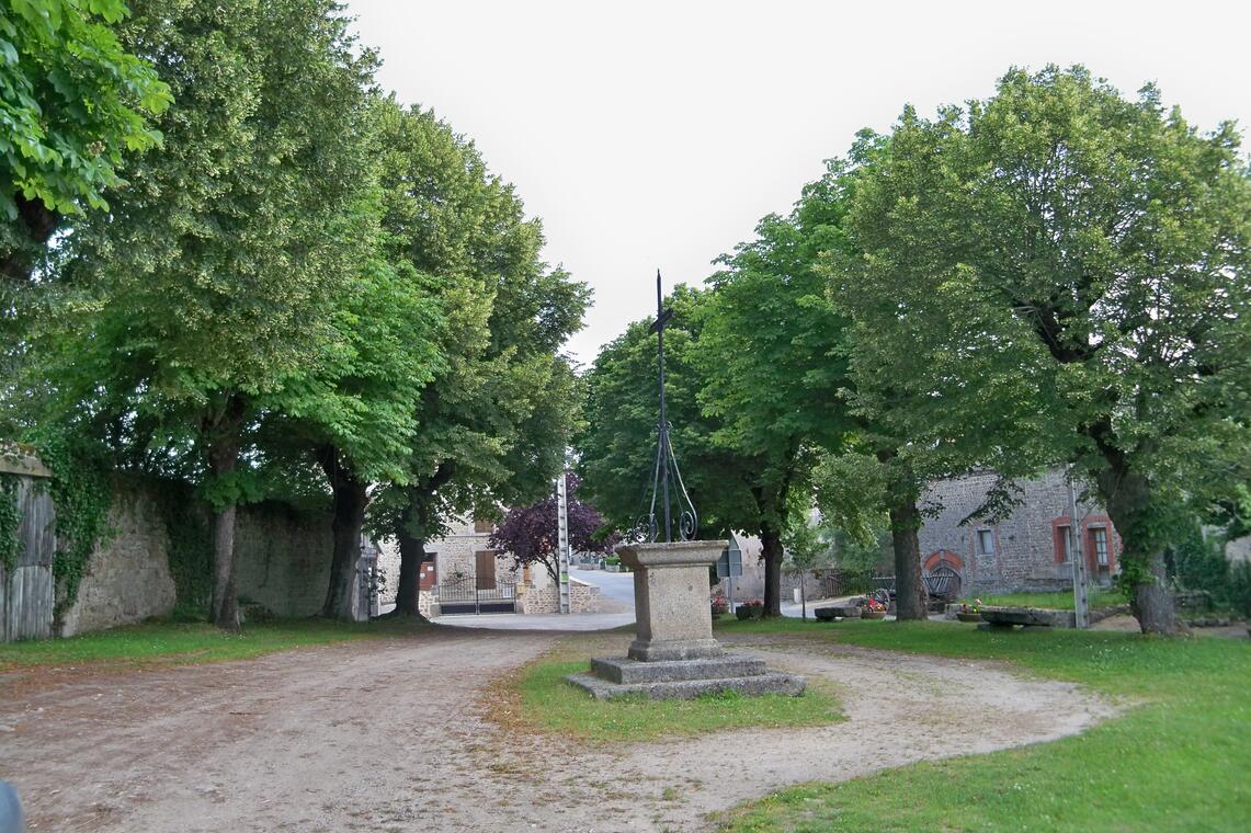 Place de l'église M. Lagarde.