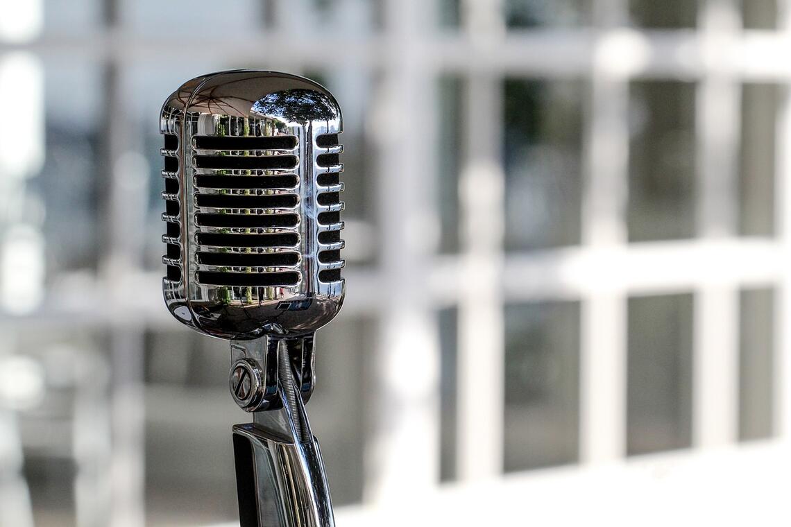 microphone-5340340_1280