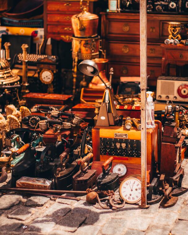 Vide-greniers Brocante © Eduardo Rodriguez on Unsplash