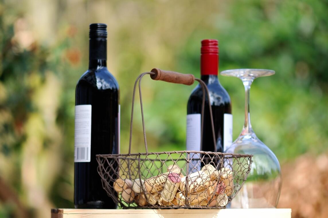 bouteilles vin Jo Wiggijo de Pixabay
