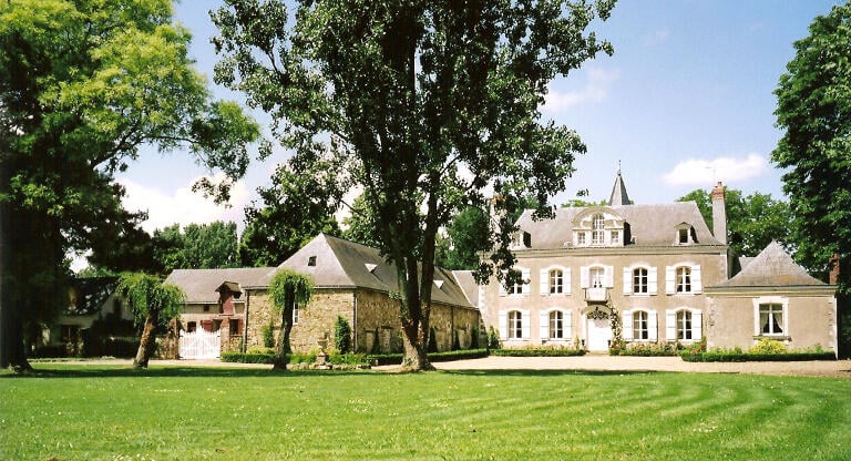 chateau-de-la-montchevalleraie-aviré-49-pcu