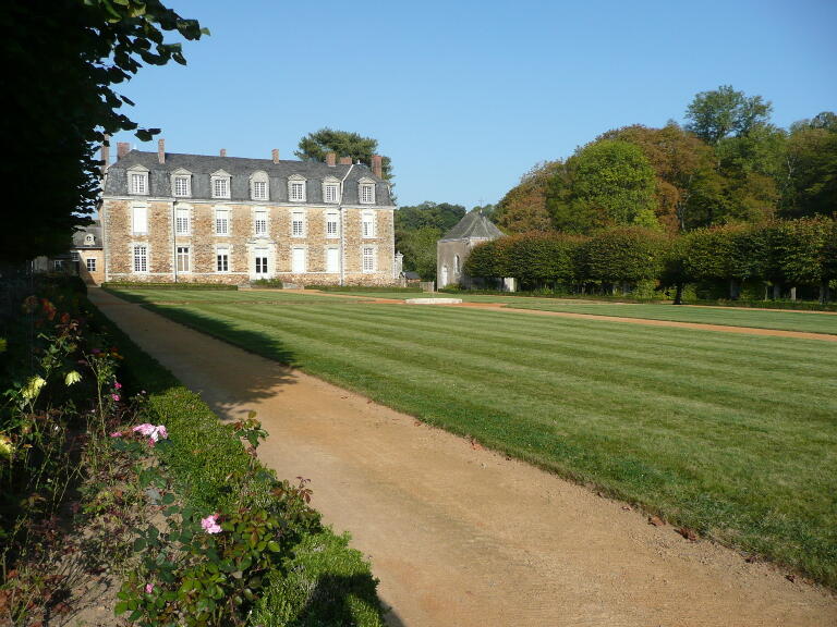 château-de-la-faucille-hotellerie-de-flee-49-pcu