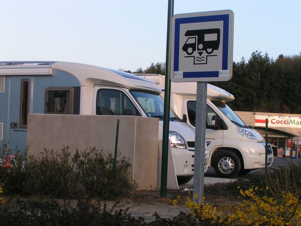 aire-camping-car-chailland-53-1