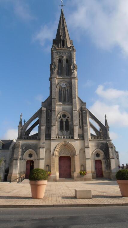 église-saint-pierre-bécon-les-granits-49-pcu