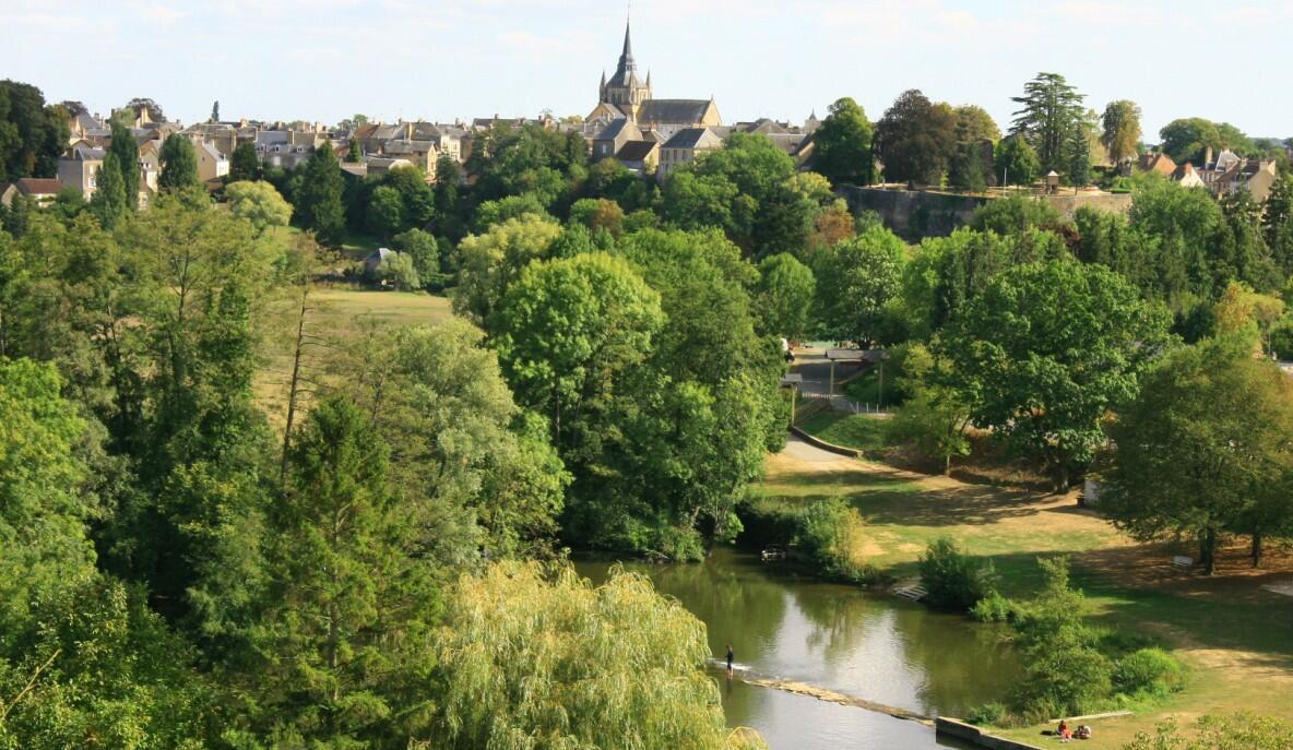 circuit-pedestre-au-detour-d-une-petite-cite-de-caractere-fresnay-sur-sarthe-72-iti-1