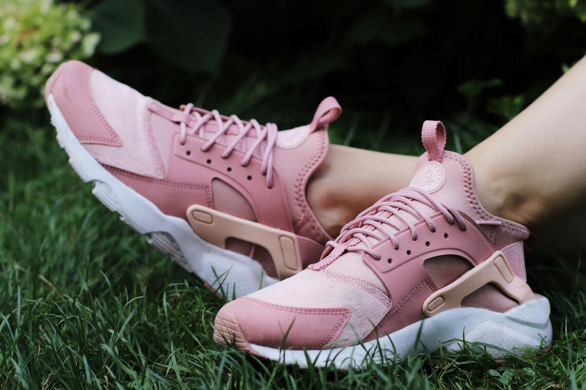 Baskets-roses-barbora-polednova-unsplash