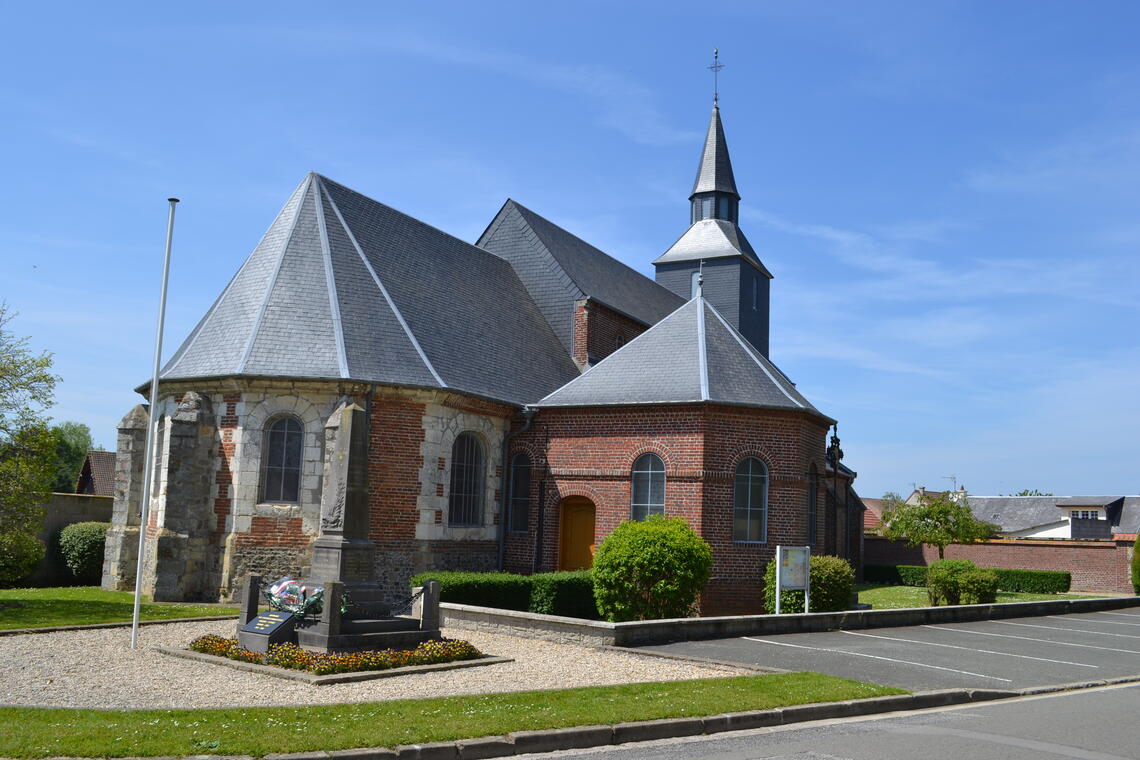 destination-le-treport-mers-etalondes-eglise-village